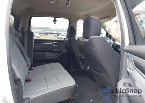 2020 Ram 1500 Big Horn 4X4 5'7 Box z USA, uszkodzony, nr VIN 1C6RRFFG3LN263389